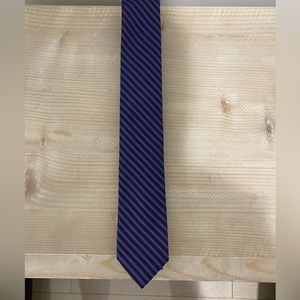 Saks fifth Avenue purple striped tie made in Italy